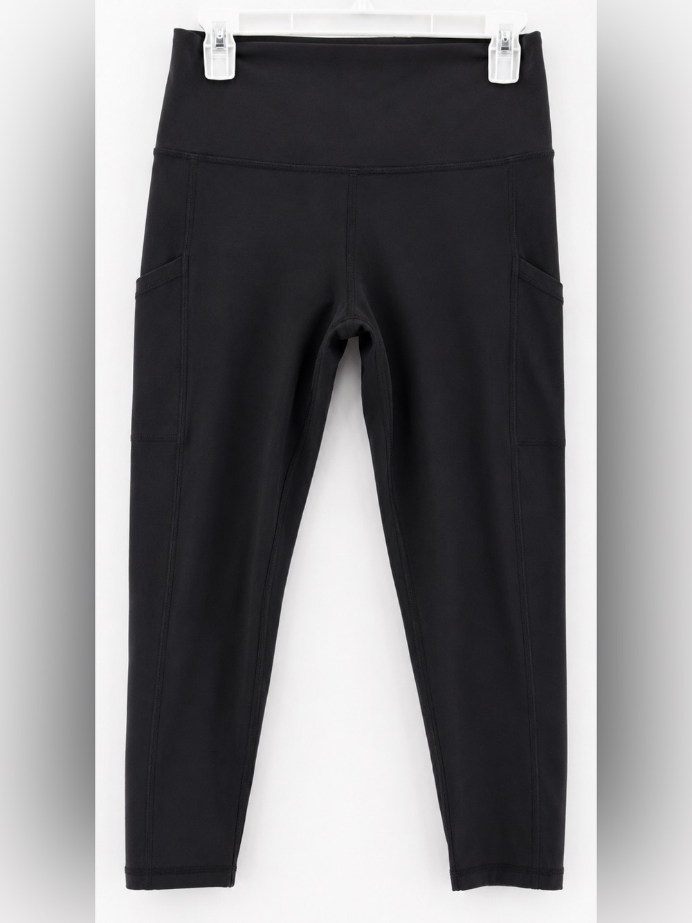 Aerie Black High-Waist Chill.Play.Move. Pocket Leggings Size Large Short
